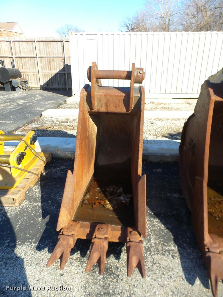 image for item AV9754 Esco 24"W excavator bucket