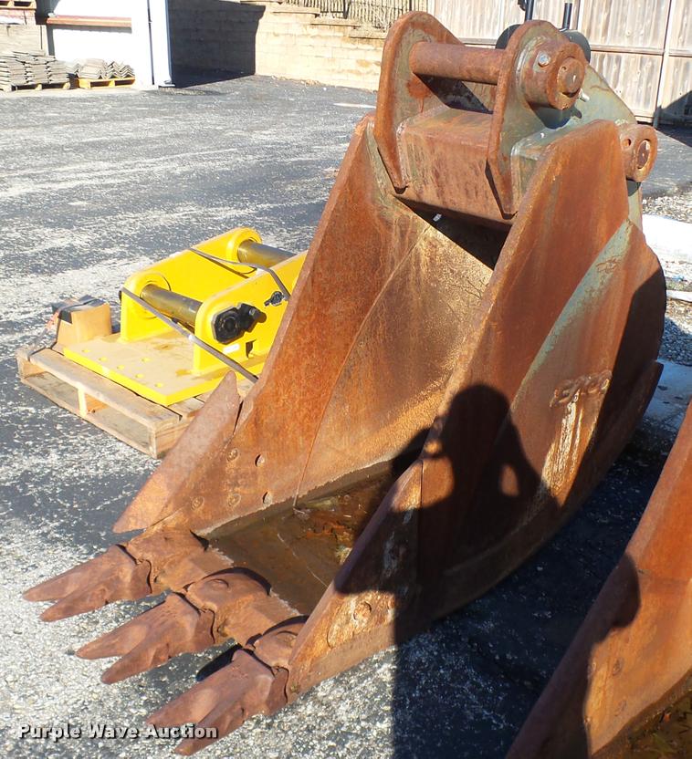 image for item AV9754 Esco 24"W excavator bucket