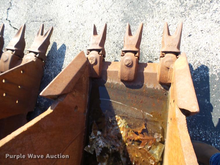 image for item AV9754 Esco 24"W excavator bucket