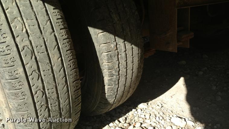 image for item BU9890 1992 Trail-Eze equipment trailer