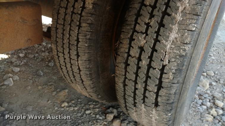 image for item BU9890 1992 Trail-Eze equipment trailer