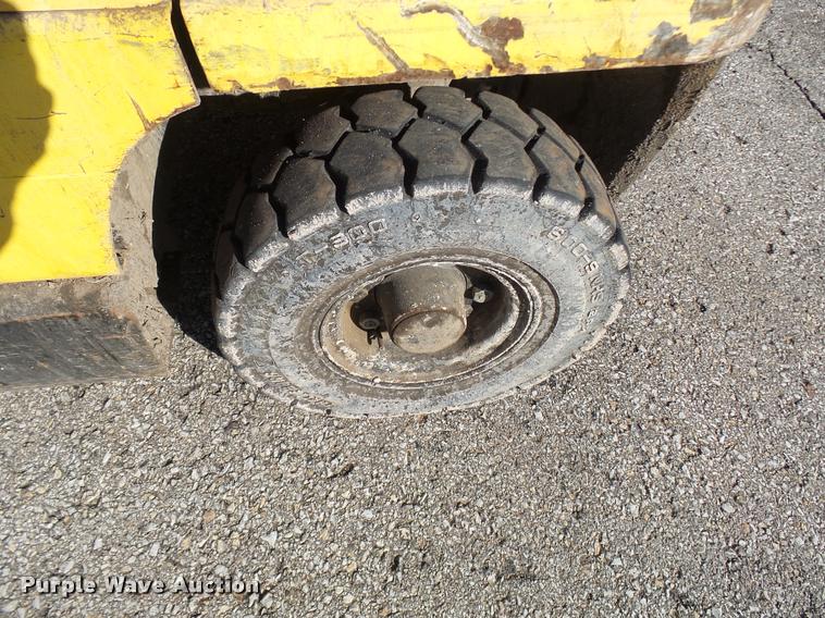 image for item CC9053 Hyster forklift