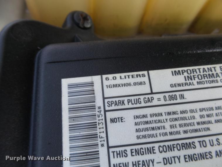 image for item CC9057 2001 Chevrolet Silverado 3500 bucket truck