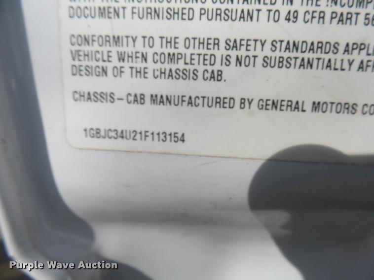 image for item CC9057 2001 Chevrolet Silverado 3500 bucket truck