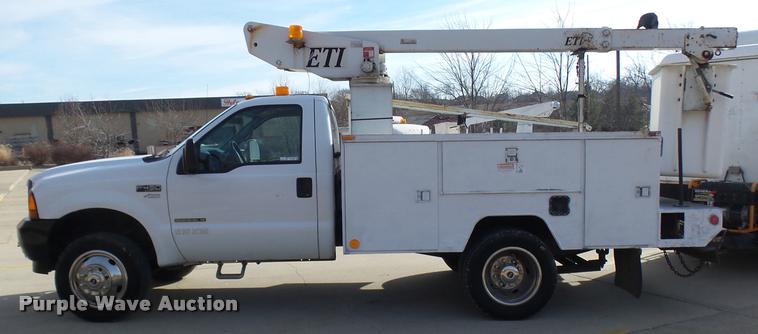 image for item CC9058 2001 Ford F450 Super Duty XL bucket truck
