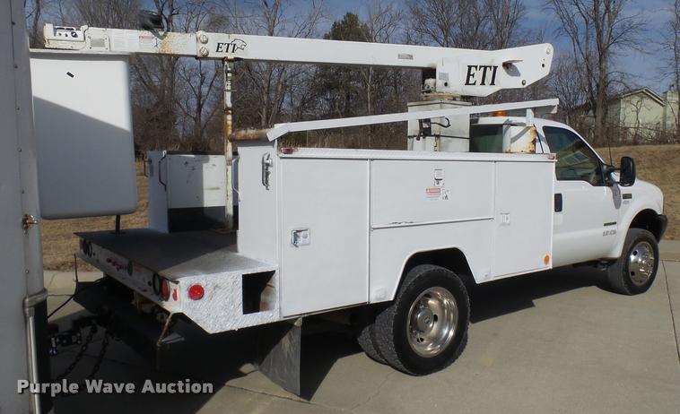 image for item CC9058 2001 Ford F450 Super Duty XL bucket truck