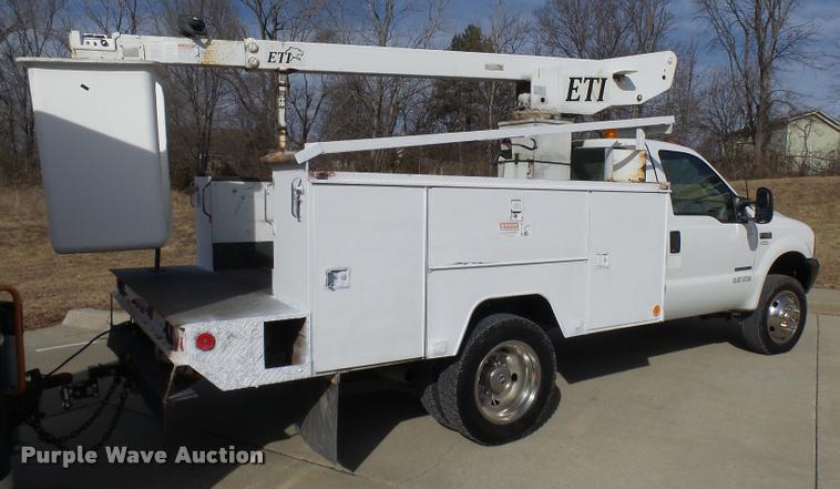 image for item CC9058 2001 Ford F450 Super Duty XL bucket truck