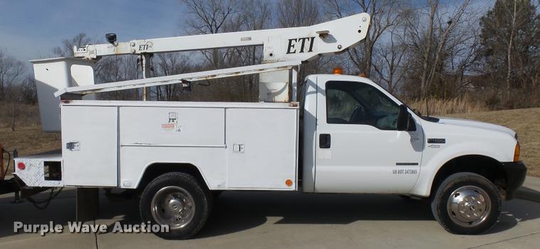 image for item CC9058 2001 Ford F450 Super Duty XL bucket truck