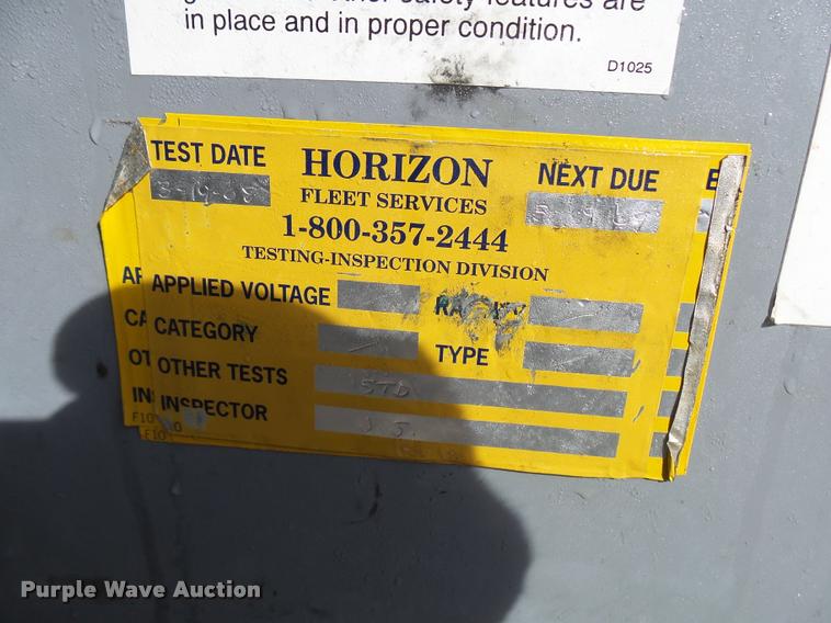 image for item CC9058 2001 Ford F450 Super Duty XL bucket truck