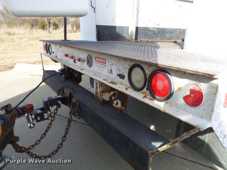 image for item CC9058 2001 Ford F450 Super Duty XL bucket truck