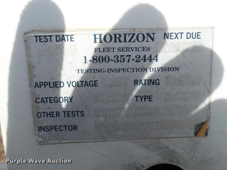 image for item CC9058 2001 Ford F450 Super Duty XL bucket truck