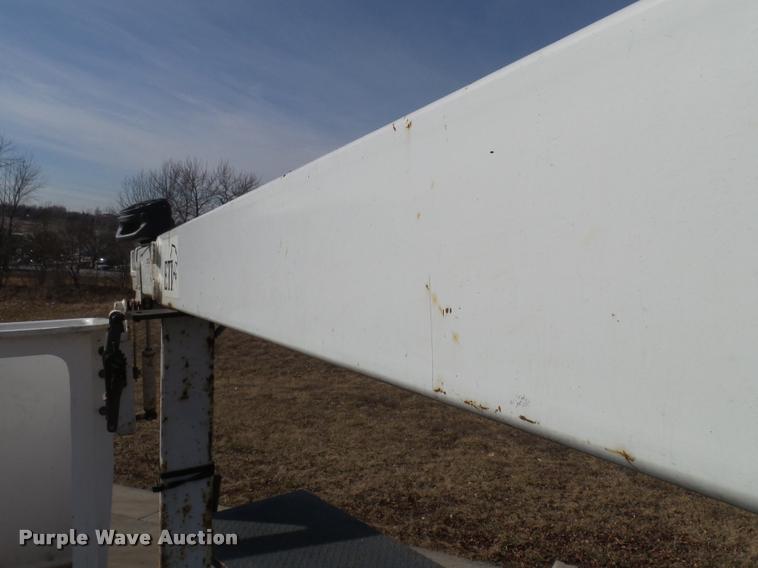 image for item CC9058 2001 Ford F450 Super Duty XL bucket truck