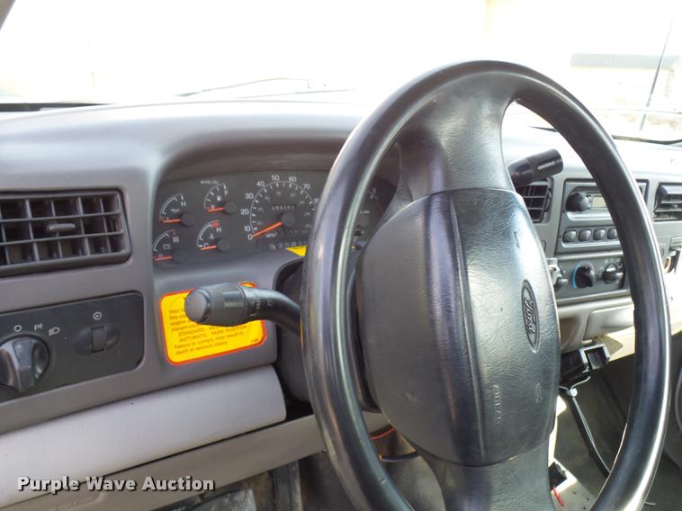 image for item CC9058 2001 Ford F450 Super Duty XL bucket truck