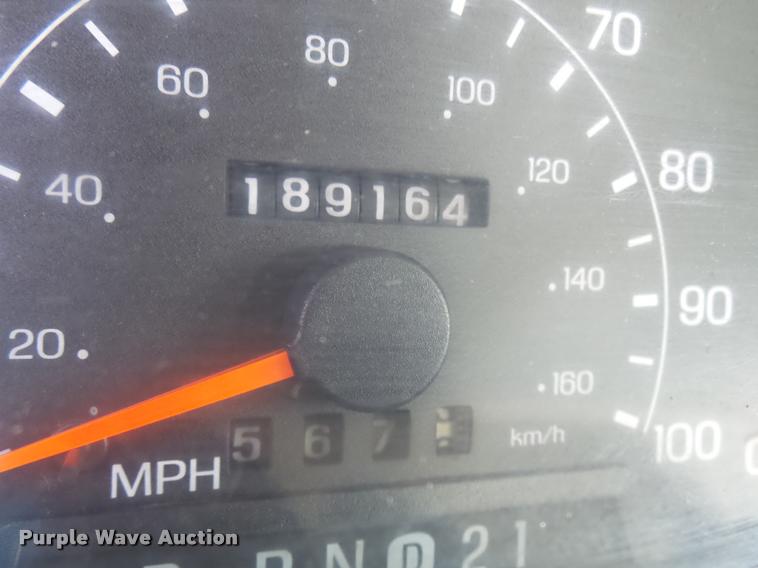 image for item CC9058 2001 Ford F450 Super Duty XL bucket truck