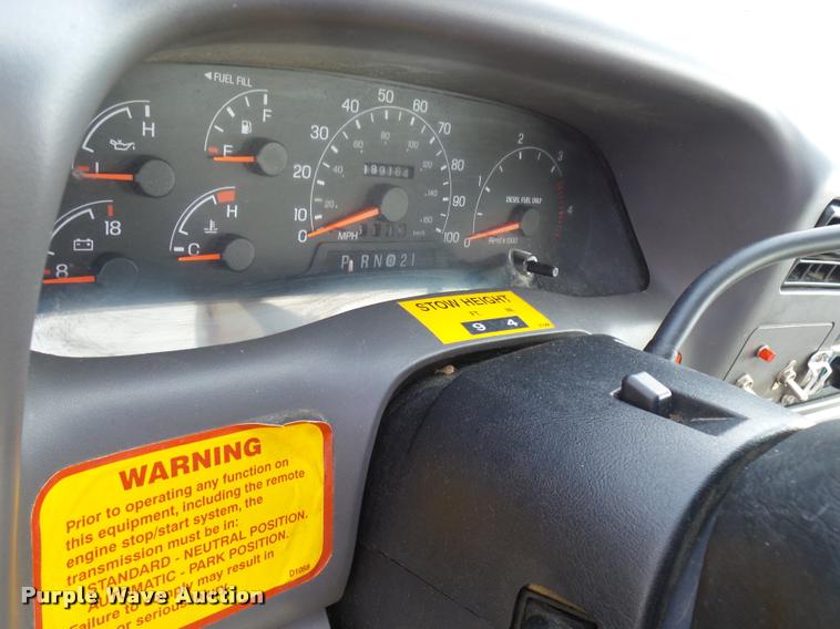 image for item CC9058 2001 Ford F450 Super Duty XL bucket truck