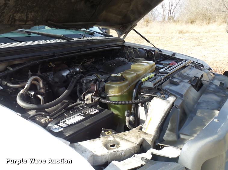 image for item CC9058 2001 Ford F450 Super Duty XL bucket truck