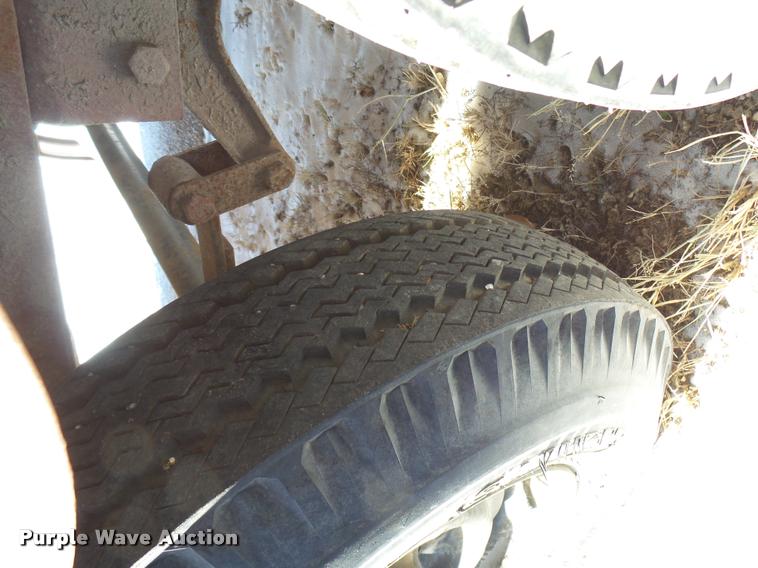 image for item DA5208 1994 Shop built utility trailer