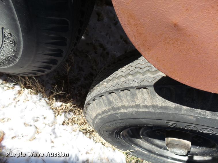 image for item DA5208 1994 Shop built utility trailer