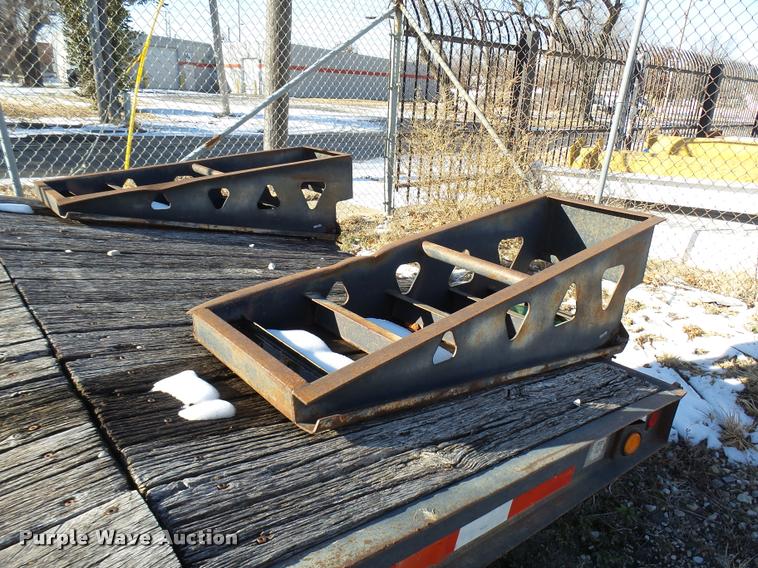 image for item DA5215 1999 Trail King TK401P-2600 equipment trailer