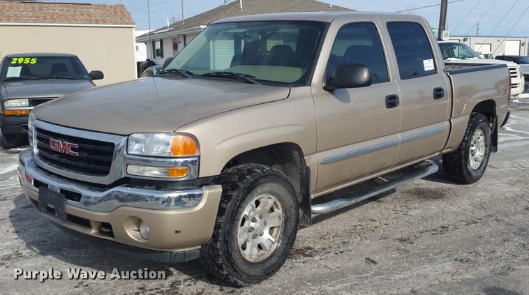 image for item DA5827 2006 GMC Sierra 1500 Crew Cab pickup truck