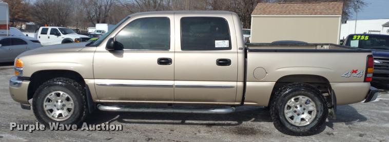 image for item DA5827 2006 GMC Sierra 1500 Crew Cab pickup truck