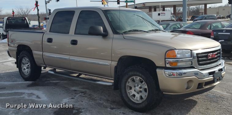 image for item DA5827 2006 GMC Sierra 1500 Crew Cab pickup truck