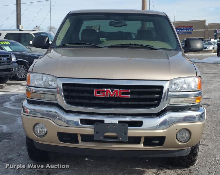 image for item DA5827 2006 GMC Sierra 1500 Crew Cab pickup truck