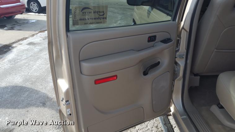 image for item DA5827 2006 GMC Sierra 1500 Crew Cab pickup truck