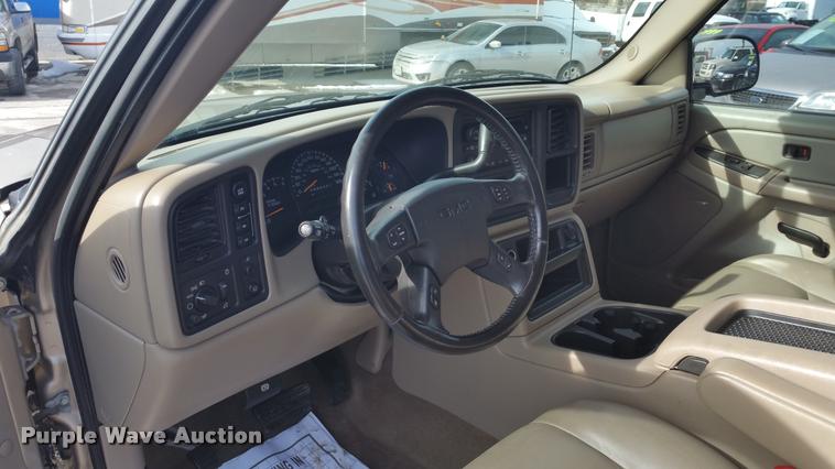 image for item DA5827 2006 GMC Sierra 1500 Crew Cab pickup truck