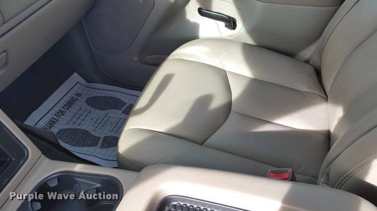 image for item DA5827 2006 GMC Sierra 1500 Crew Cab pickup truck