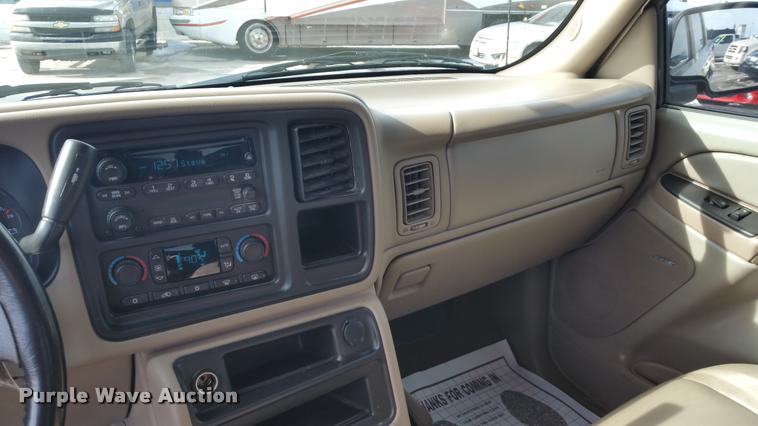 image for item DA5827 2006 GMC Sierra 1500 Crew Cab pickup truck