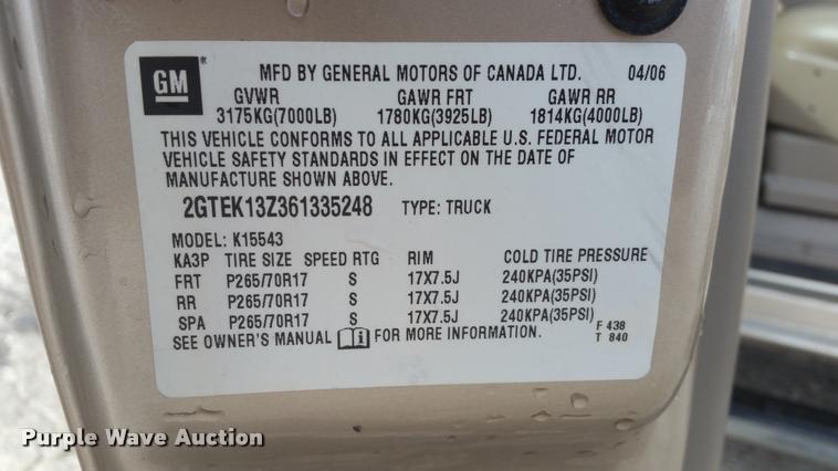 image for item DA5827 2006 GMC Sierra 1500 Crew Cab pickup truck