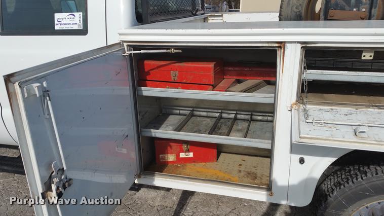 image for item DA5828 2008 Ford F550 Crew Cab utility truck