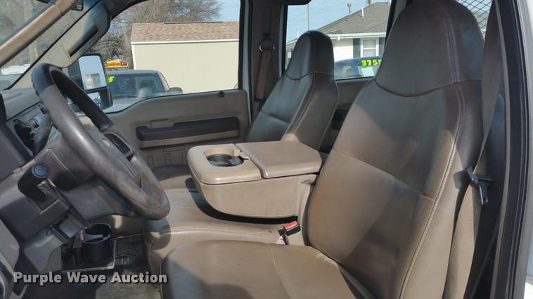 image for item DA5828 2008 Ford F550 Crew Cab utility truck