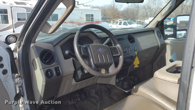 image for item DA5828 2008 Ford F550 Crew Cab utility truck