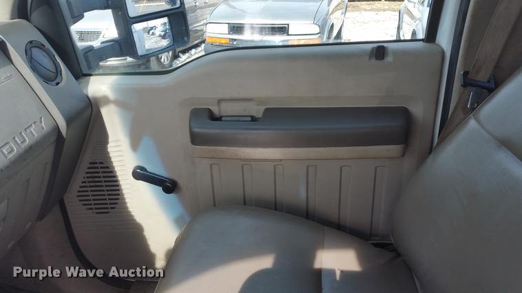 image for item DA5828 2008 Ford F550 Crew Cab utility truck