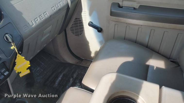 image for item DA5828 2008 Ford F550 Crew Cab utility truck