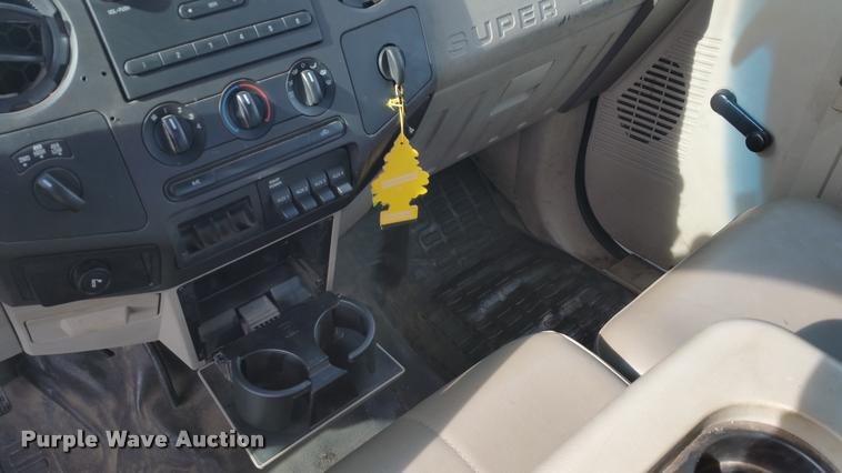 image for item DA5828 2008 Ford F550 Crew Cab utility truck