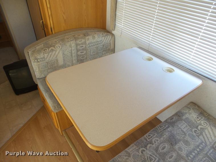 image for item DA7501 2002 Winnebago Sightseer RV