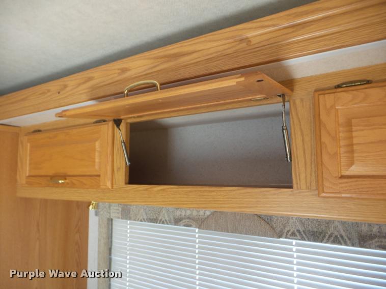 image for item DA7501 2002 Winnebago Sightseer RV