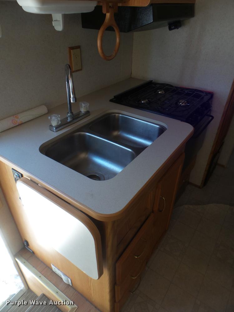 image for item DA7501 2002 Winnebago Sightseer RV