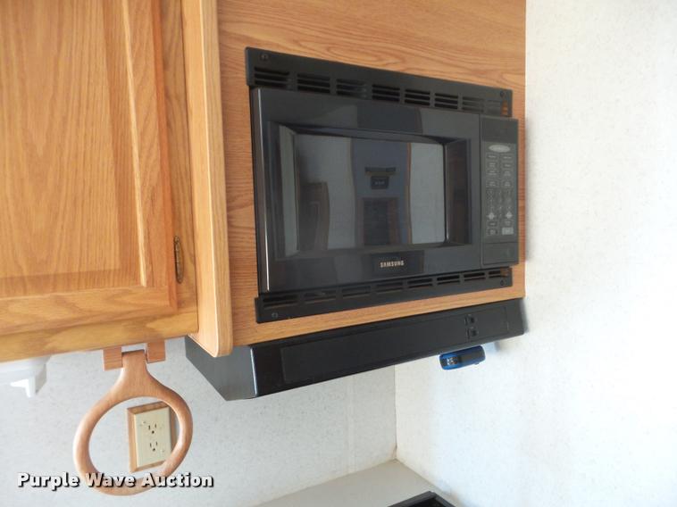 image for item DA7501 2002 Winnebago Sightseer RV