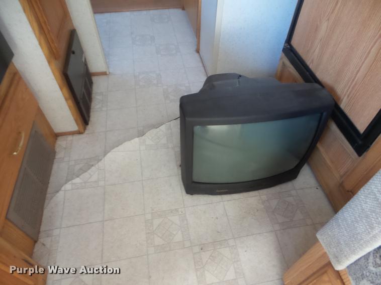 image for item DA7501 2002 Winnebago Sightseer RV