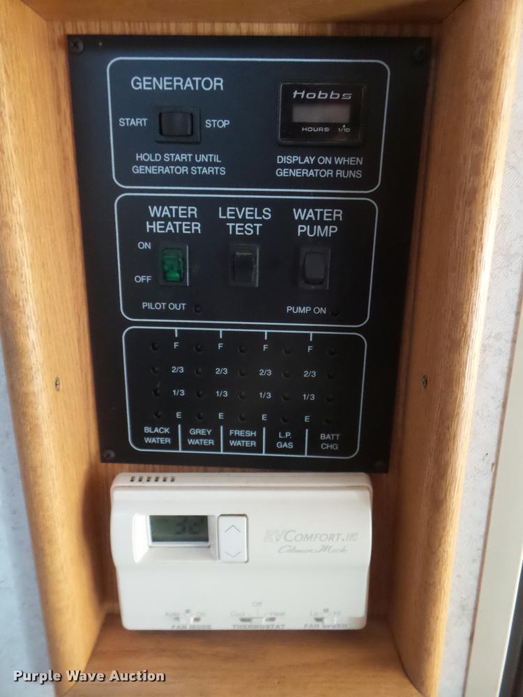 image for item DA7501 2002 Winnebago Sightseer RV