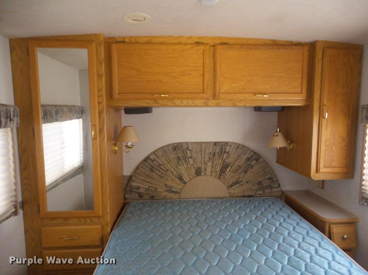 image for item DA7501 2002 Winnebago Sightseer RV