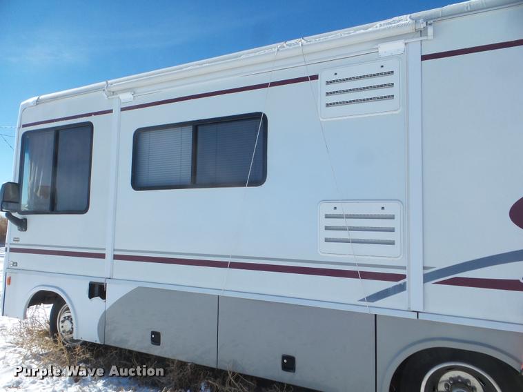 image for item DA7501 2002 Winnebago Sightseer RV