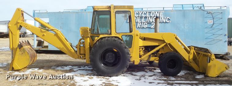 image for item DA7502 Massey-Ferguson MF300A backhoe