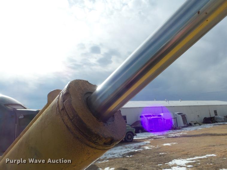 image for item DA7502 Massey-Ferguson MF300A backhoe