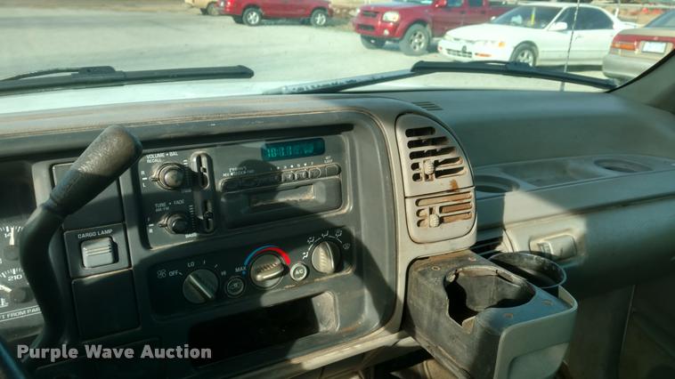 image for item DB0818 1996 GMC Sierra 1500 pickup truck