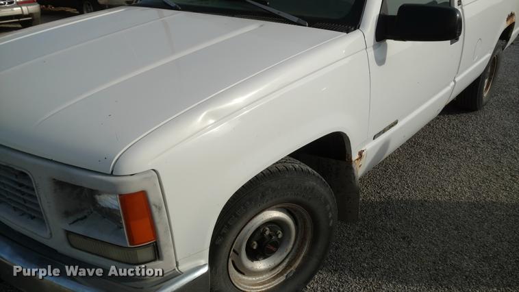image for item DB0818 1996 GMC Sierra 1500 pickup truck